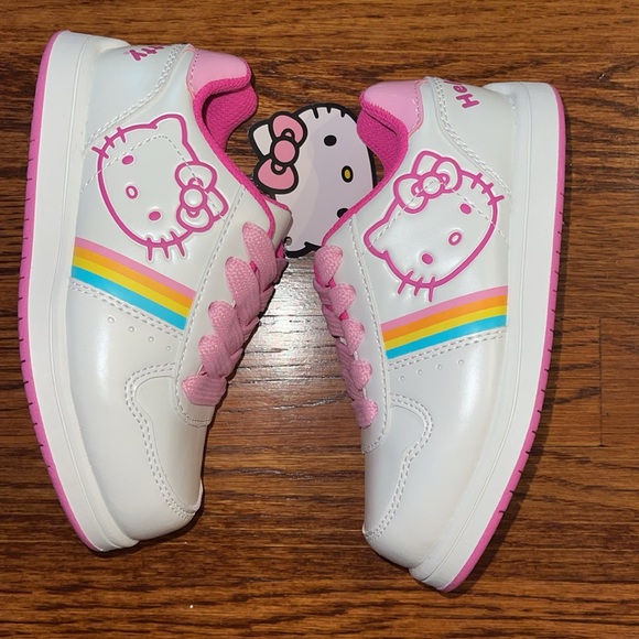 Hello Kitty Sanrio Kids Sneakers - Picture 1 of 3